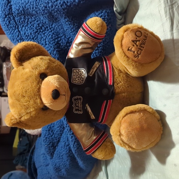 FAO SCHWARZ TEDDY BEAR - Picture 1 of 4